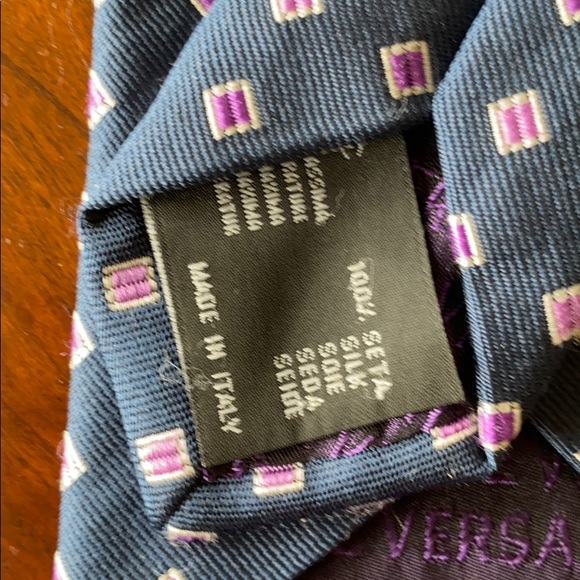 Men’s silk Versace Tie - Picture 3 of 3